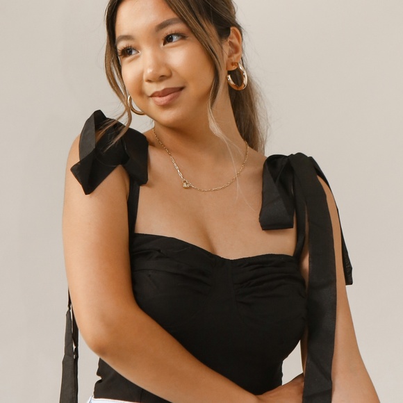 Black Ribbon Tie Sleeve Sweetheart Ruched Top - Picture 3 of 4